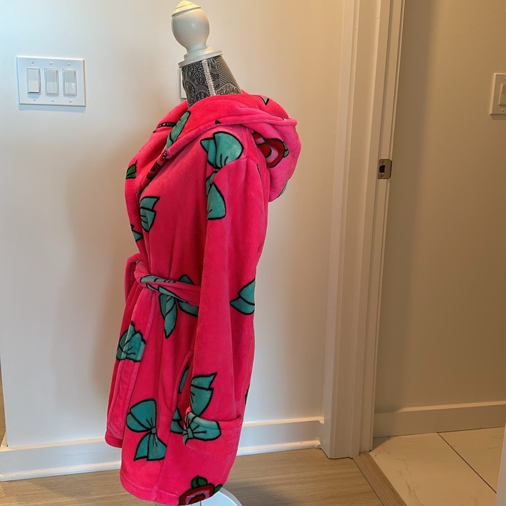 Betsy Johnson Robe - Picture 3 of 4